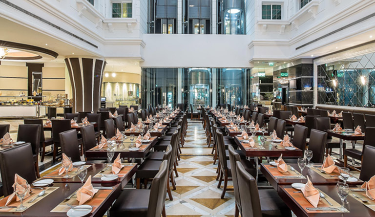 holiday-inn-main-hall-anwar-restaurent